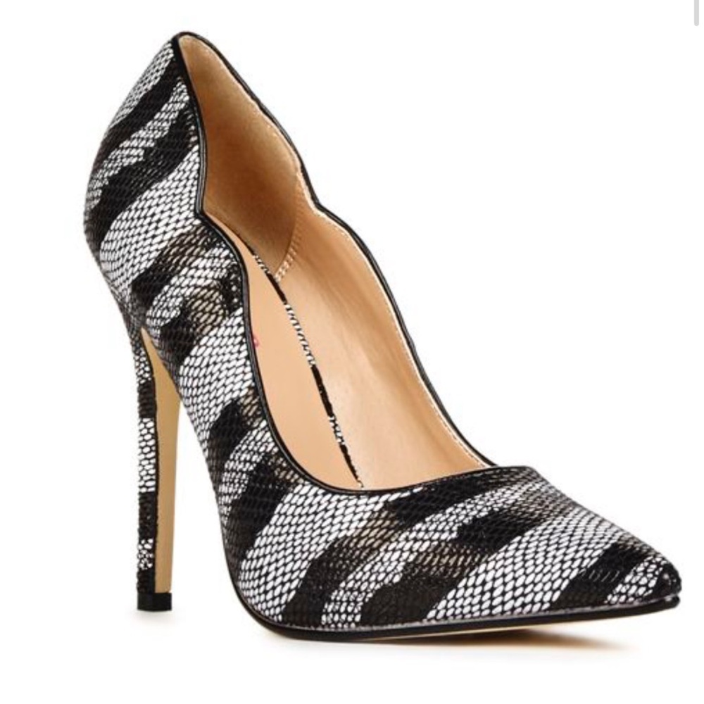 JustFab Shoes Amella black ivory‎ stripes pointed pumps stiletto heels Sz 9